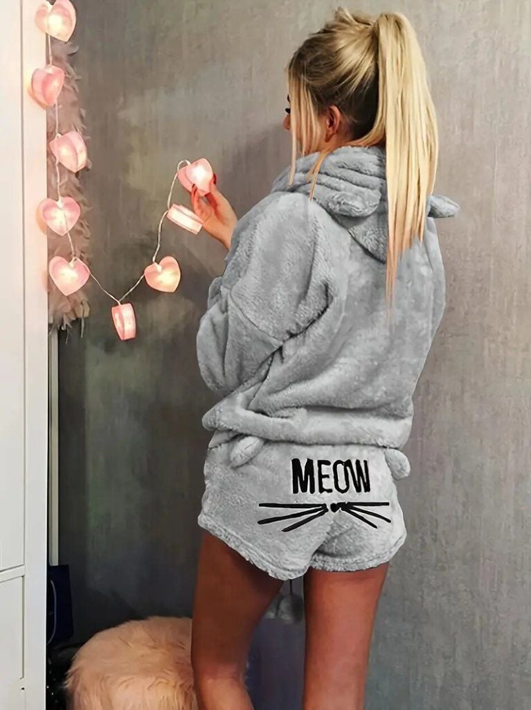 Kadın Uzun Kollu Meow Kedi Nakışlı Kapşonlu Peluş Sweat Ve Short Ikili Takım